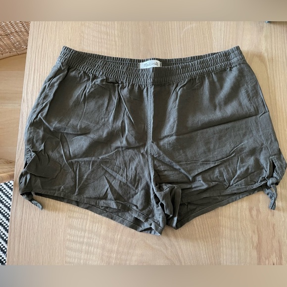 Madewell | Olive Pull-On Shorts, Stretch Waist with ties—Comfy & Casual•••Size L - Picture 1 of 8